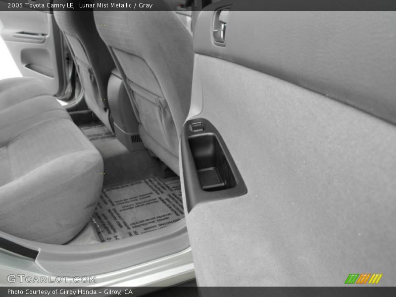 Lunar Mist Metallic / Gray 2005 Toyota Camry LE