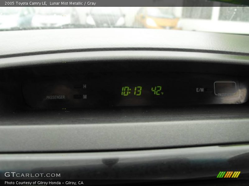 Lunar Mist Metallic / Gray 2005 Toyota Camry LE