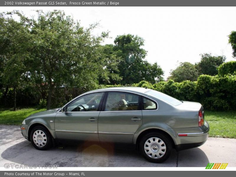 Fresco Green Metallic / Beige 2002 Volkswagen Passat GLS Sedan