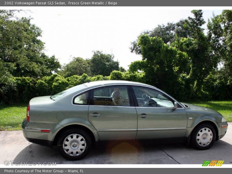 Fresco Green Metallic / Beige 2002 Volkswagen Passat GLS Sedan