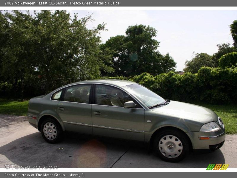 Fresco Green Metallic / Beige 2002 Volkswagen Passat GLS Sedan