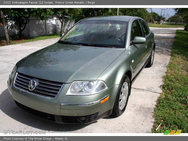 Fresco Green Metallic / Beige 2002 Volkswagen Passat GLS Sedan