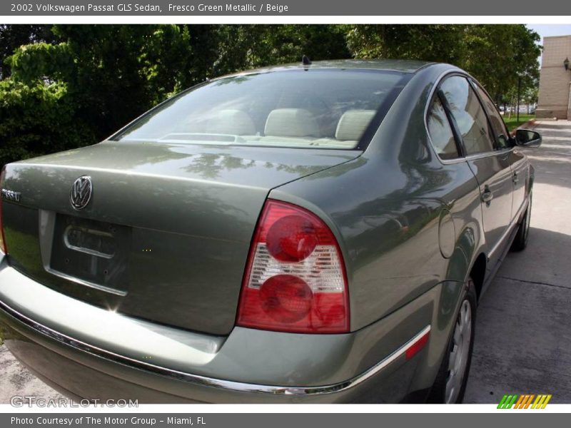 Fresco Green Metallic / Beige 2002 Volkswagen Passat GLS Sedan