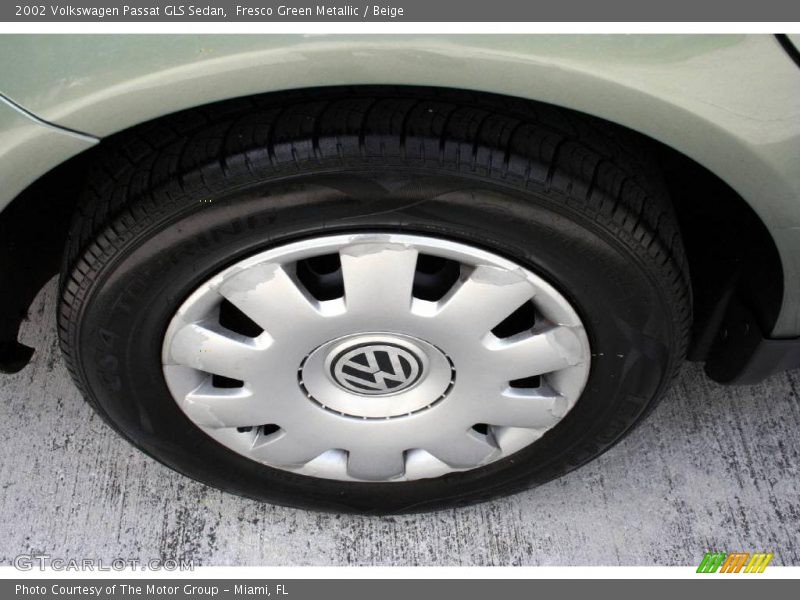 Fresco Green Metallic / Beige 2002 Volkswagen Passat GLS Sedan