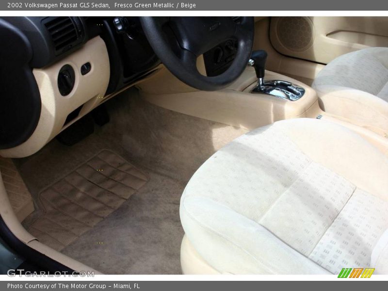 Fresco Green Metallic / Beige 2002 Volkswagen Passat GLS Sedan