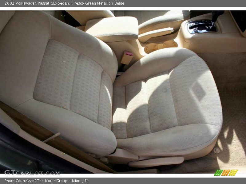 Fresco Green Metallic / Beige 2002 Volkswagen Passat GLS Sedan
