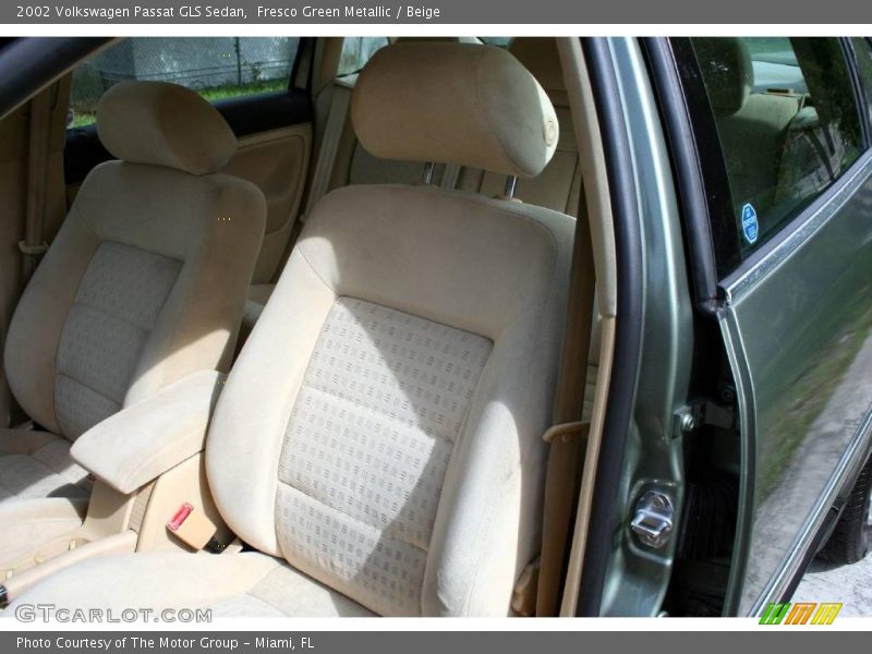 Fresco Green Metallic / Beige 2002 Volkswagen Passat GLS Sedan