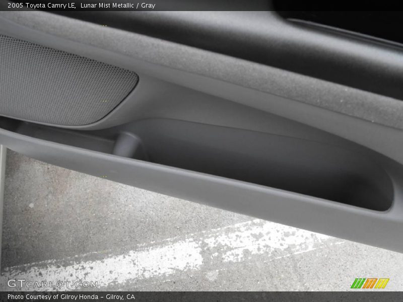 Lunar Mist Metallic / Gray 2005 Toyota Camry LE