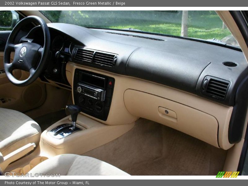 Fresco Green Metallic / Beige 2002 Volkswagen Passat GLS Sedan