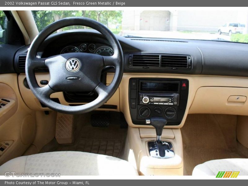 Fresco Green Metallic / Beige 2002 Volkswagen Passat GLS Sedan