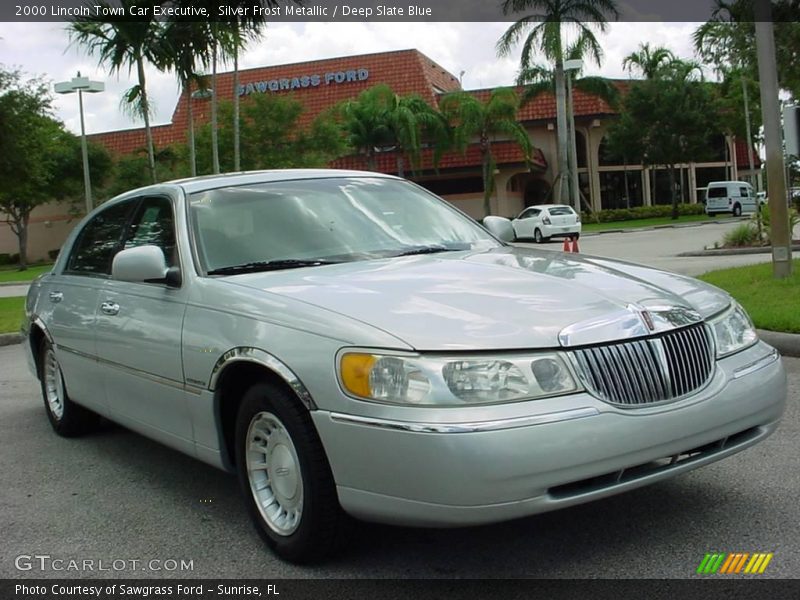 Silver Frost Metallic / Deep Slate Blue 2000 Lincoln Town Car Executive