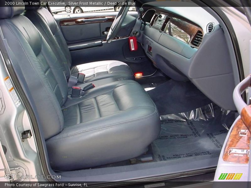 Silver Frost Metallic / Deep Slate Blue 2000 Lincoln Town Car Executive