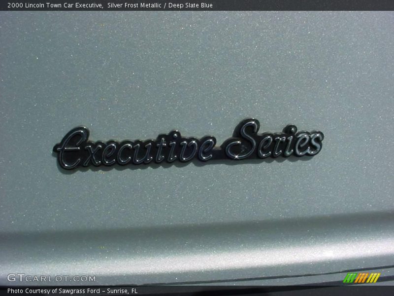 Silver Frost Metallic / Deep Slate Blue 2000 Lincoln Town Car Executive
