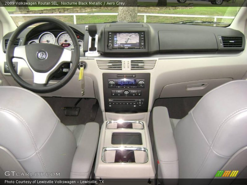 Nocturne Black Metallic / Aero Grey 2009 Volkswagen Routan SEL