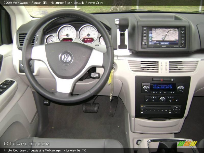 Nocturne Black Metallic / Aero Grey 2009 Volkswagen Routan SEL