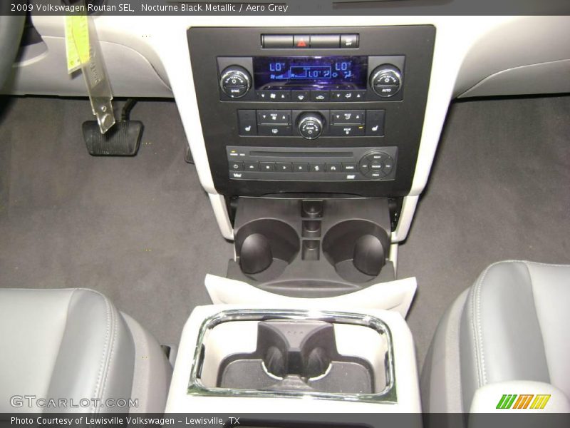 Nocturne Black Metallic / Aero Grey 2009 Volkswagen Routan SEL
