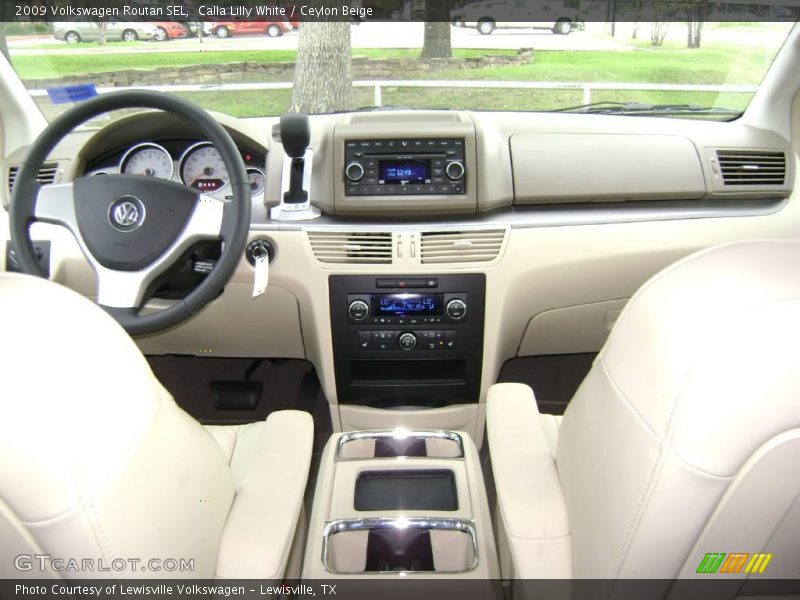 Calla Lilly White / Ceylon Beige 2009 Volkswagen Routan SEL