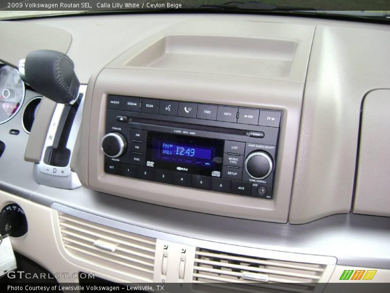 Calla Lilly White / Ceylon Beige 2009 Volkswagen Routan SEL
