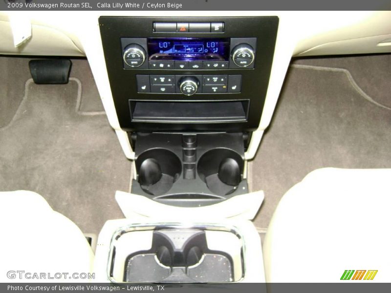 Calla Lilly White / Ceylon Beige 2009 Volkswagen Routan SEL