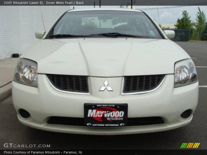 Dover White Pearl / Black 2005 Mitsubishi Galant ES