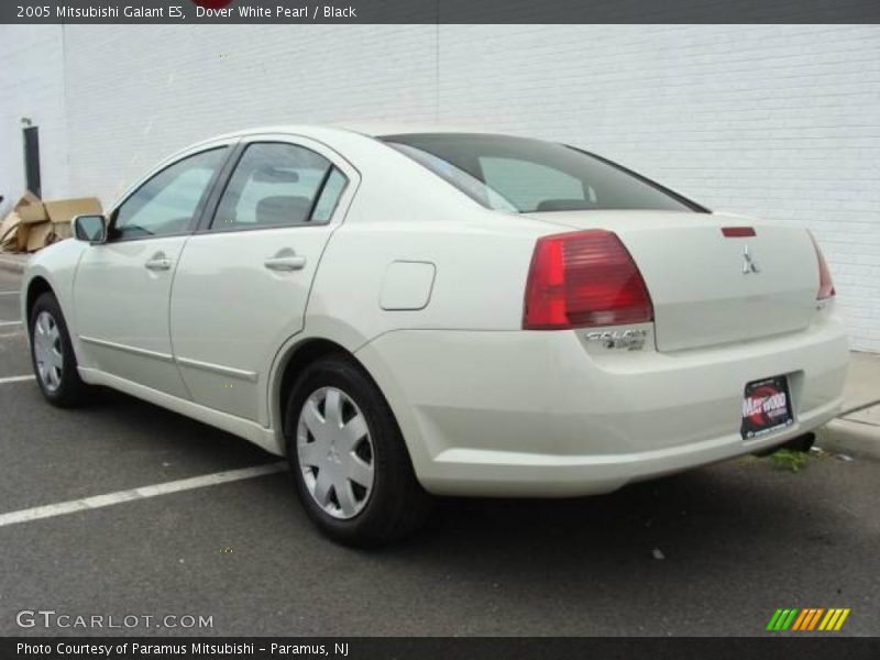 Dover White Pearl / Black 2005 Mitsubishi Galant ES
