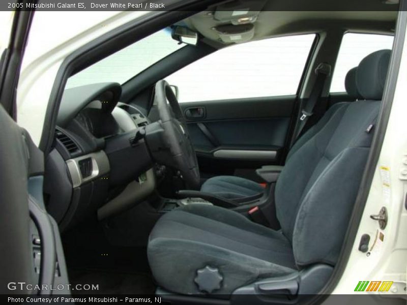 Dover White Pearl / Black 2005 Mitsubishi Galant ES