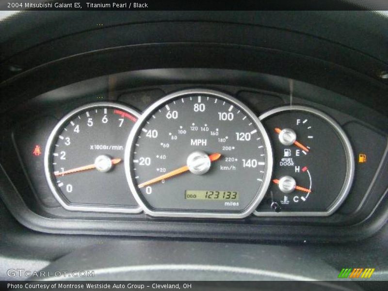 Titanium Pearl / Black 2004 Mitsubishi Galant ES