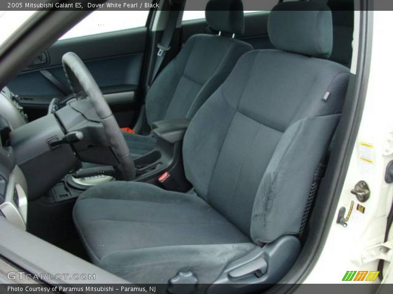 Dover White Pearl / Black 2005 Mitsubishi Galant ES