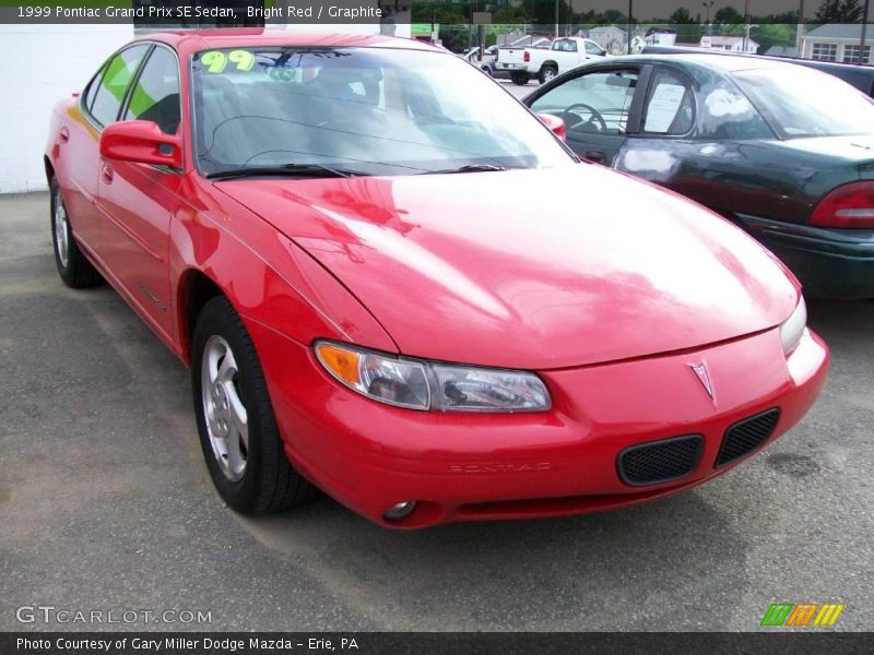 Bright Red / Graphite 1999 Pontiac Grand Prix SE Sedan
