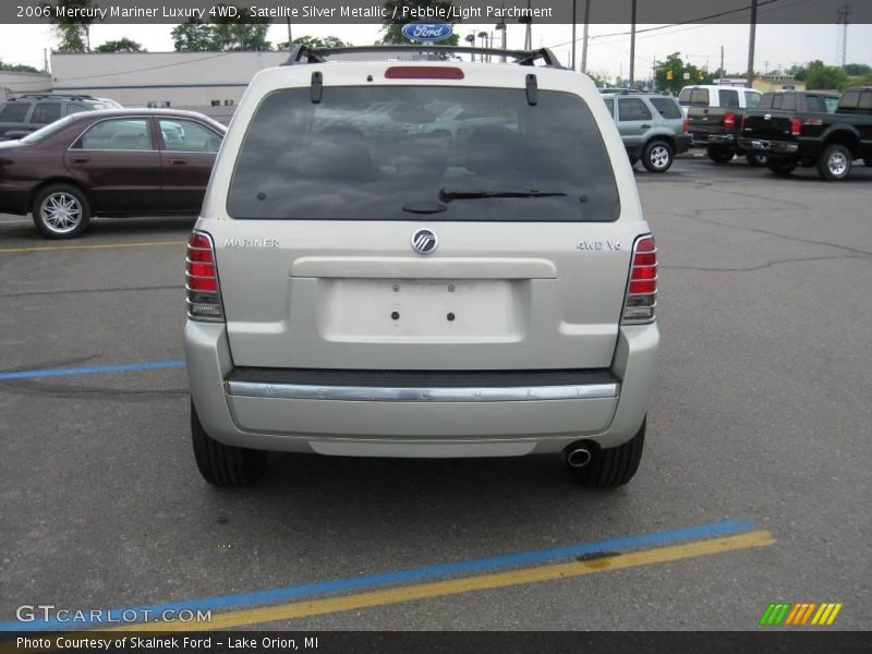 Satellite Silver Metallic / Pebble/Light Parchment 2006 Mercury Mariner Luxury 4WD