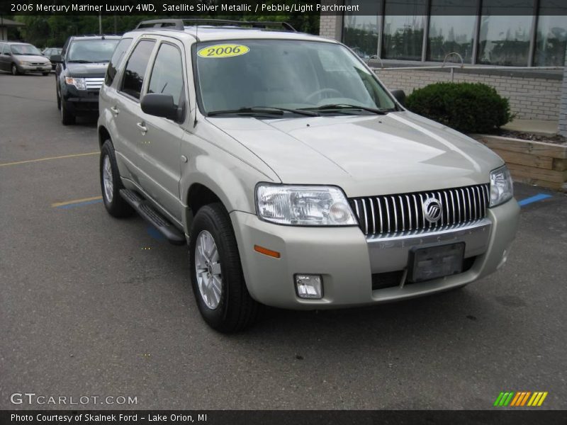 Satellite Silver Metallic / Pebble/Light Parchment 2006 Mercury Mariner Luxury 4WD