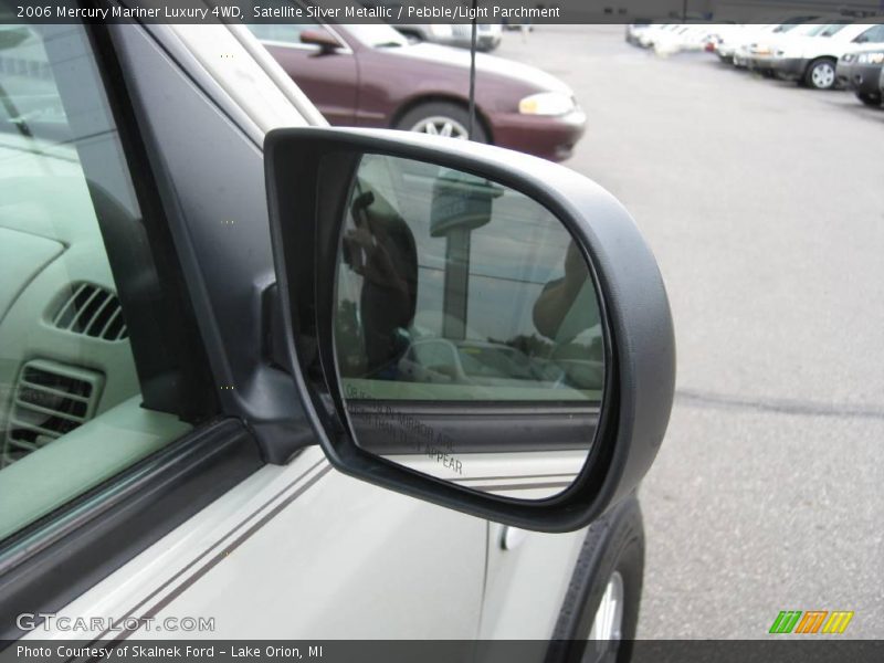 Satellite Silver Metallic / Pebble/Light Parchment 2006 Mercury Mariner Luxury 4WD