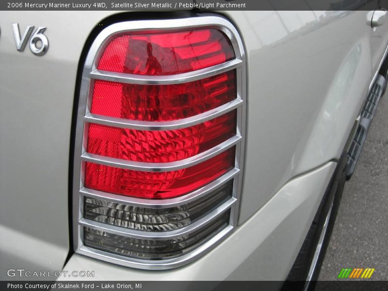 Satellite Silver Metallic / Pebble/Light Parchment 2006 Mercury Mariner Luxury 4WD