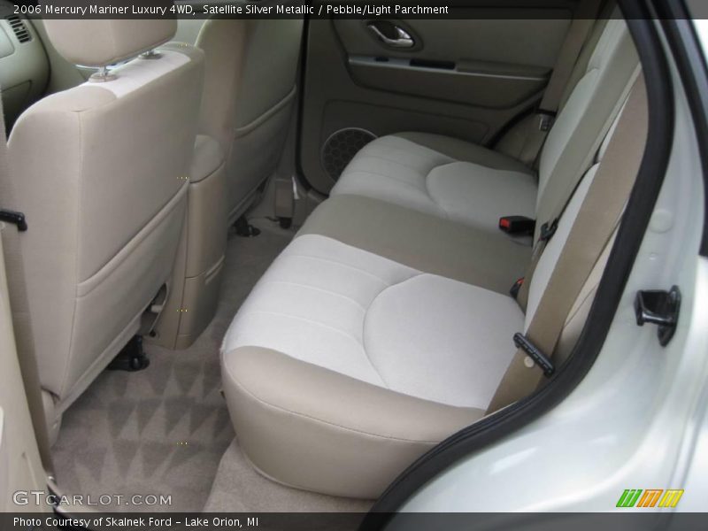 Satellite Silver Metallic / Pebble/Light Parchment 2006 Mercury Mariner Luxury 4WD