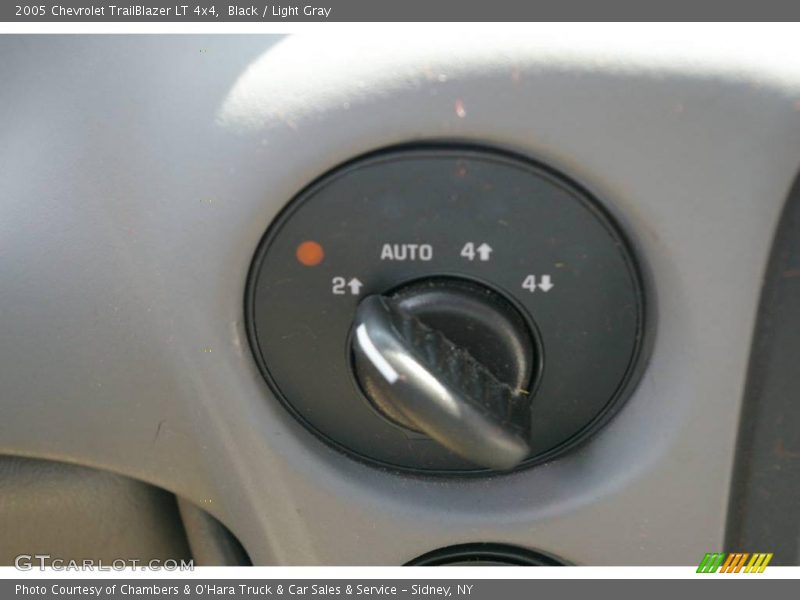 Black / Light Gray 2005 Chevrolet TrailBlazer LT 4x4
