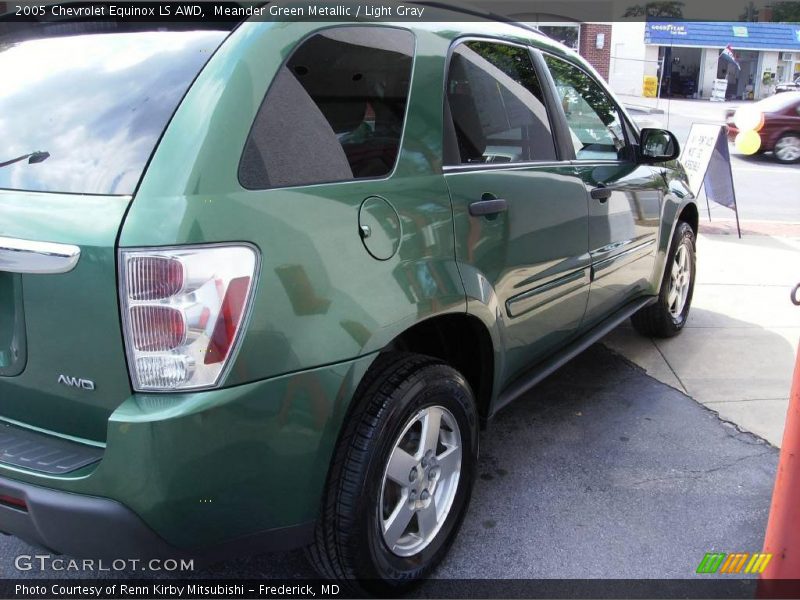Meander Green Metallic / Light Gray 2005 Chevrolet Equinox LS AWD