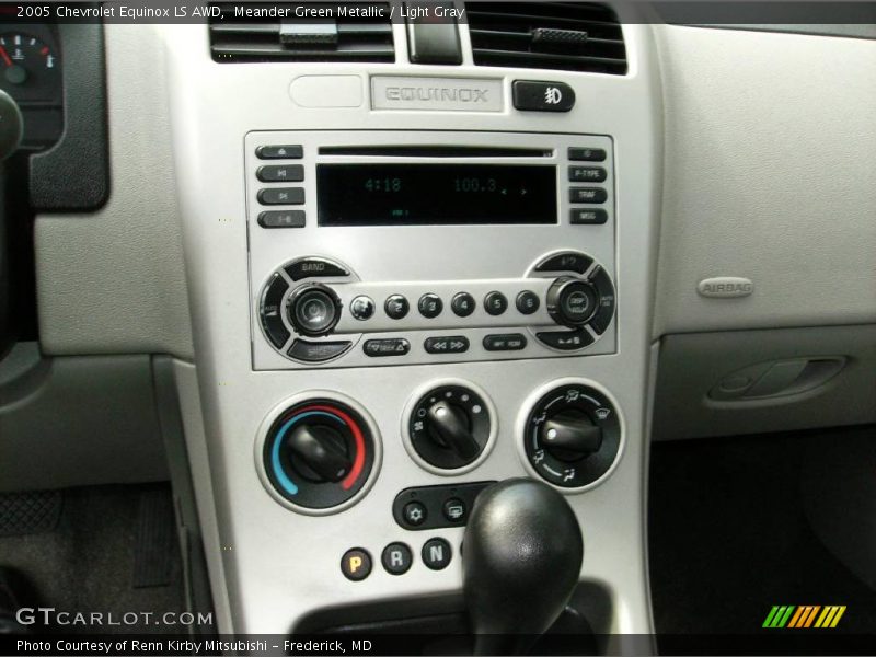 Meander Green Metallic / Light Gray 2005 Chevrolet Equinox LS AWD