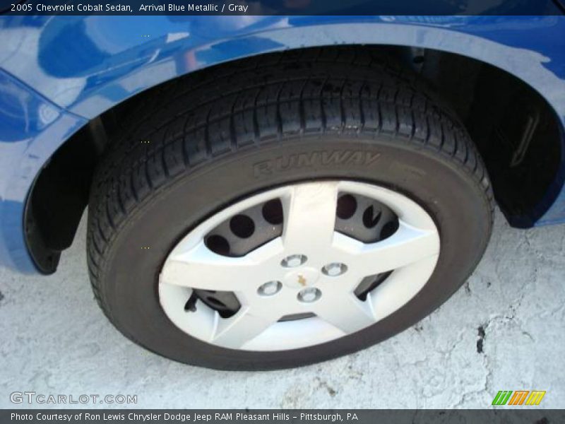 Arrival Blue Metallic / Gray 2005 Chevrolet Cobalt Sedan
