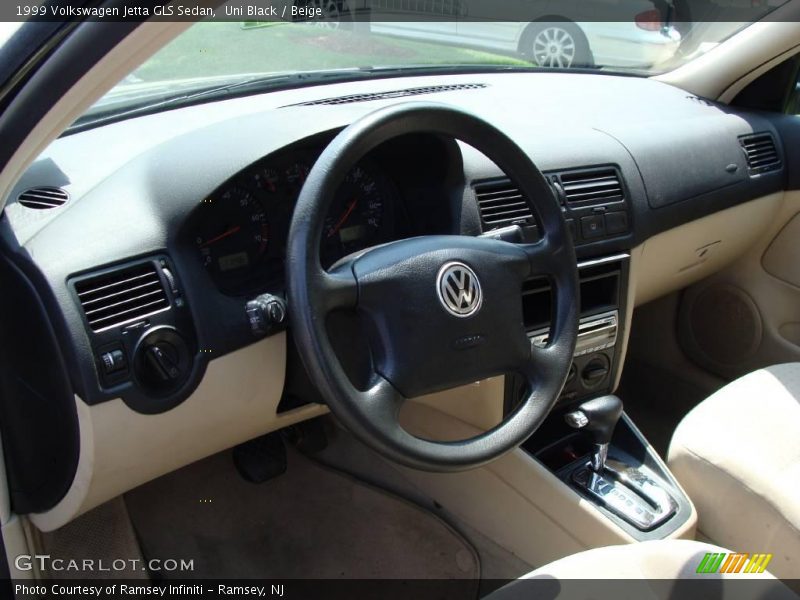 Uni Black / Beige 1999 Volkswagen Jetta GLS Sedan