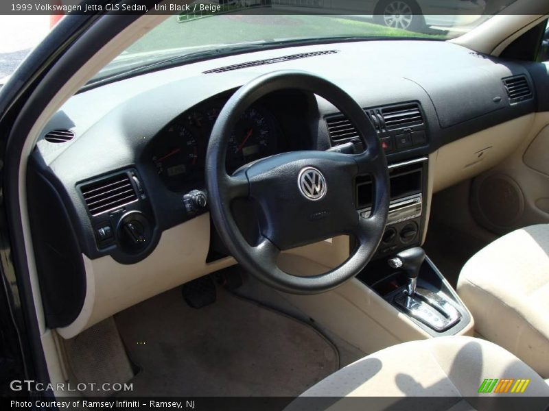 Uni Black / Beige 1999 Volkswagen Jetta GLS Sedan