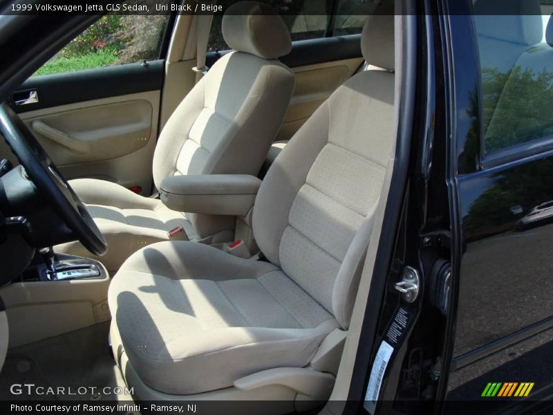 Uni Black / Beige 1999 Volkswagen Jetta GLS Sedan