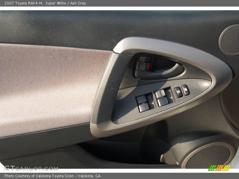 Super White / Ash Gray 2007 Toyota RAV4 I4