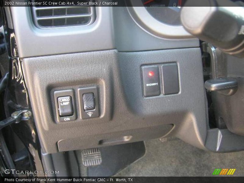 Super Black / Charcoal 2002 Nissan Frontier SC Crew Cab 4x4