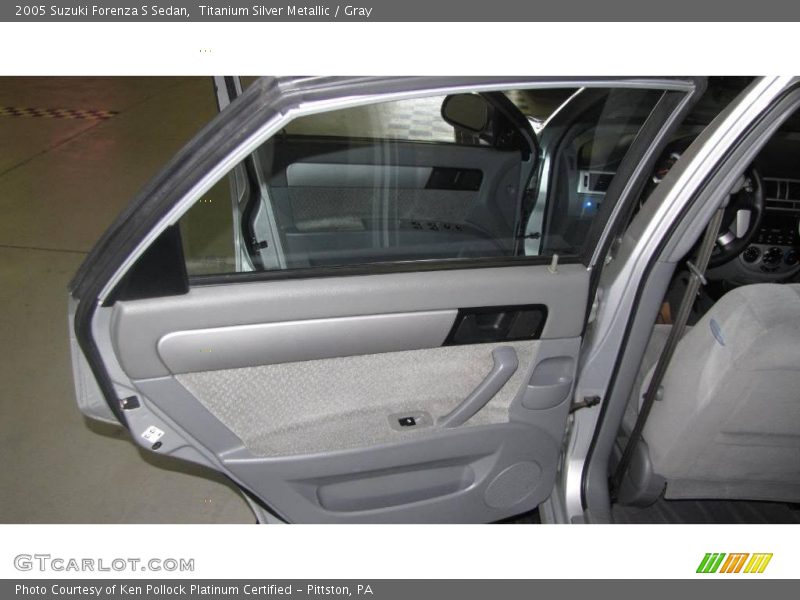 Titanium Silver Metallic / Gray 2005 Suzuki Forenza S Sedan