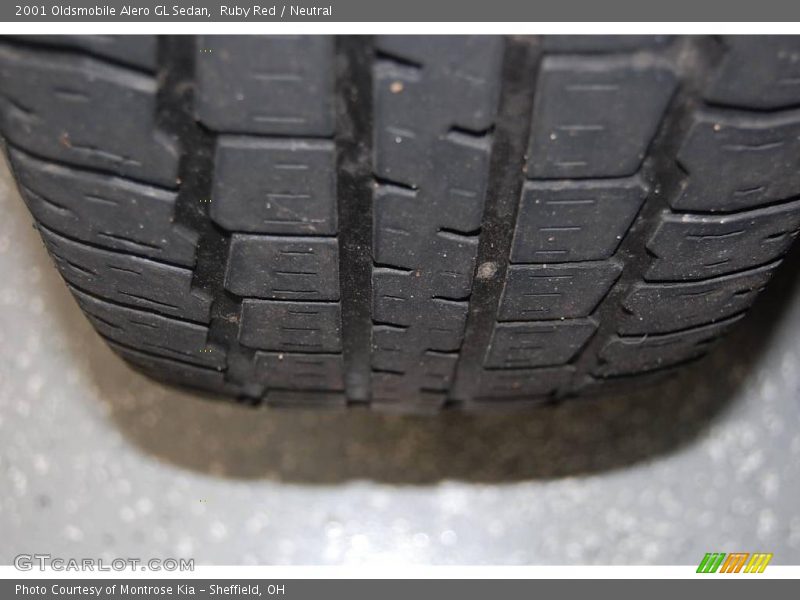 Ruby Red / Neutral 2001 Oldsmobile Alero GL Sedan