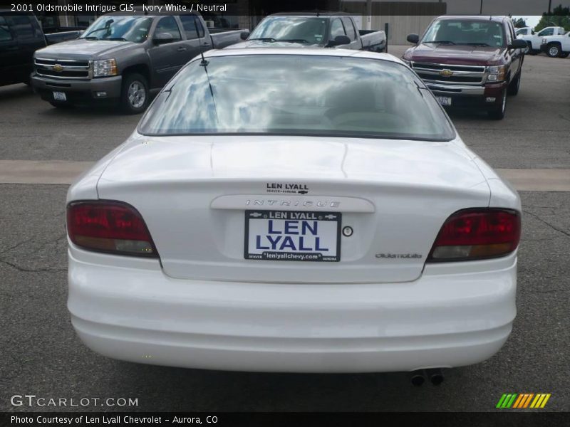 Ivory White / Neutral 2001 Oldsmobile Intrigue GLS