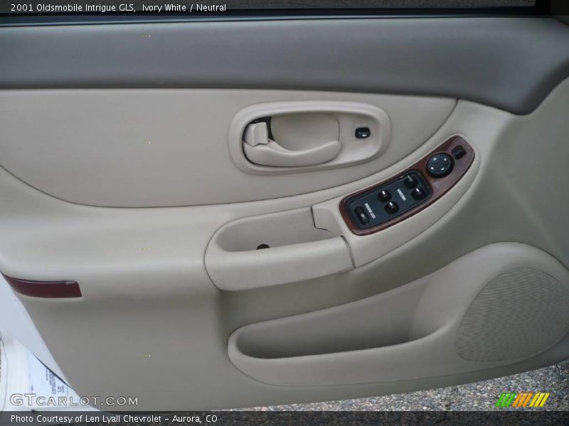 Ivory White / Neutral 2001 Oldsmobile Intrigue GLS