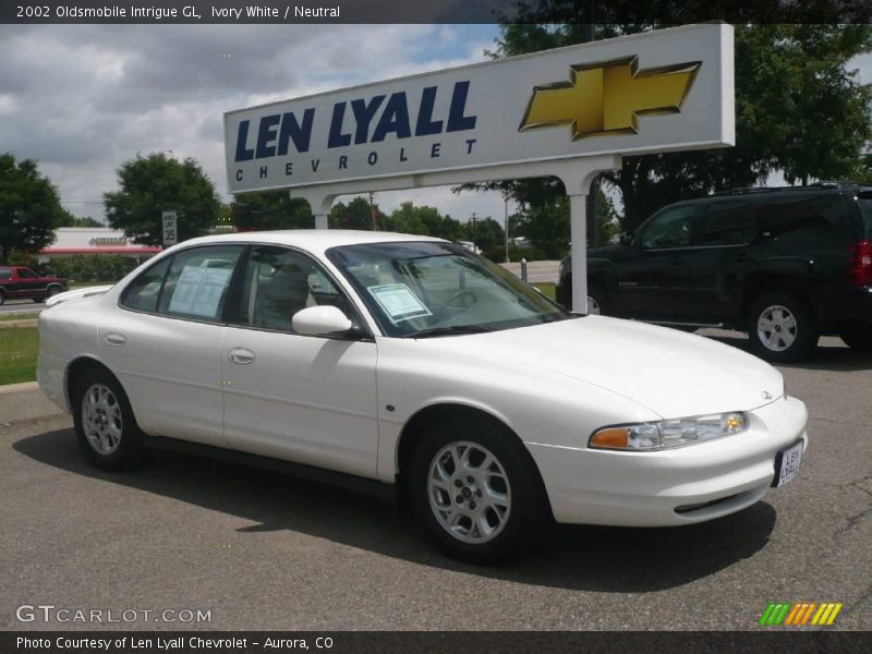 Ivory White / Neutral 2002 Oldsmobile Intrigue GL