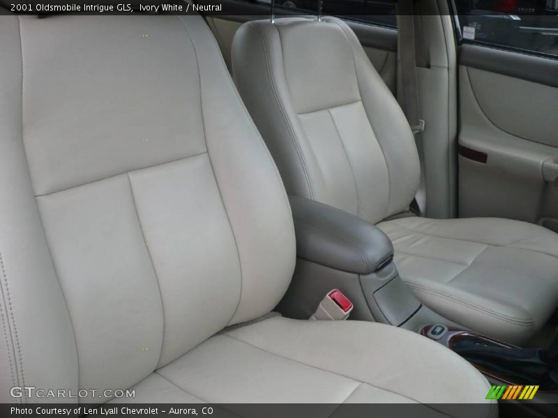 Ivory White / Neutral 2001 Oldsmobile Intrigue GLS