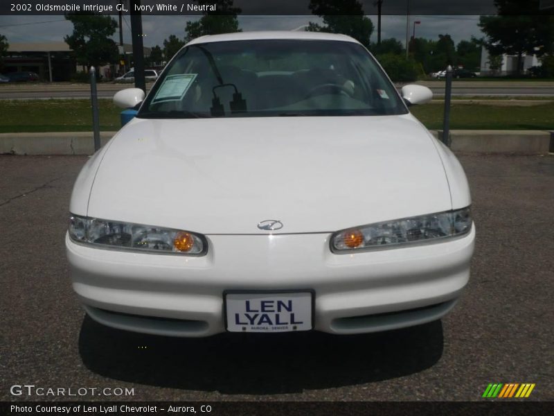 Ivory White / Neutral 2002 Oldsmobile Intrigue GL